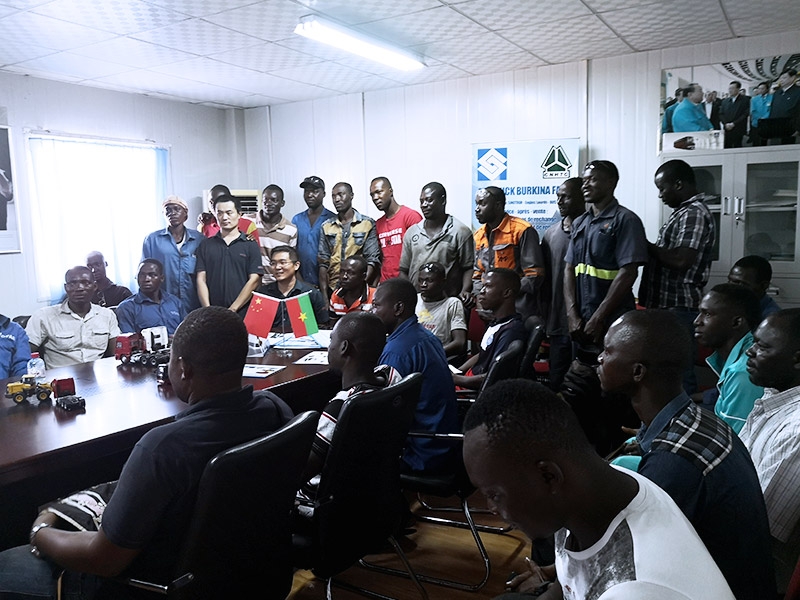 SINOTRUK's trainer provides full range of technical and after-sales service training regularly for Burkina Faso dealers and customers to improve the local maintenance and repair capabilities.