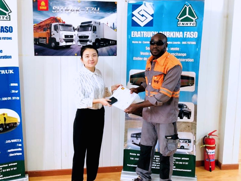 ERATRUCK trains local employees to improve their after-sales service skill and issues service qualification certificate to those who are quilified.