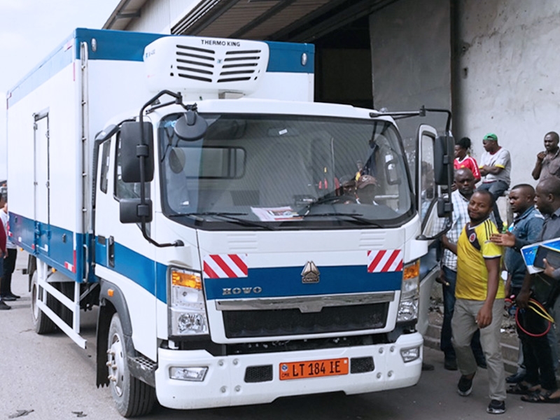 SINOTRUK's first batch of HOWO refrigerated light trucks were assembled and delivered at the dealer’s site in Cameroon