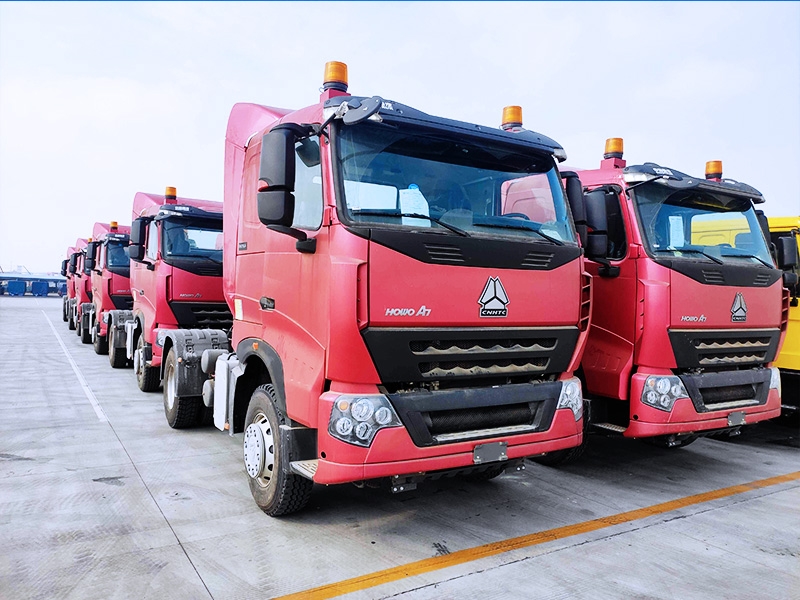15 unités de tracteurs routiers 4x2 de SINOTRUK sont arrivées au port chinois et livrés au client plus tôt que prévu.