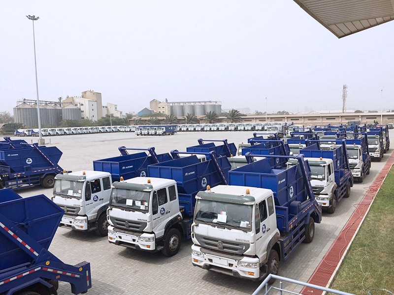 More than 200 garbage trucks of Sinotruk were delivered to users in Ghana, protecting the green mountains and green waters of Ghana.
