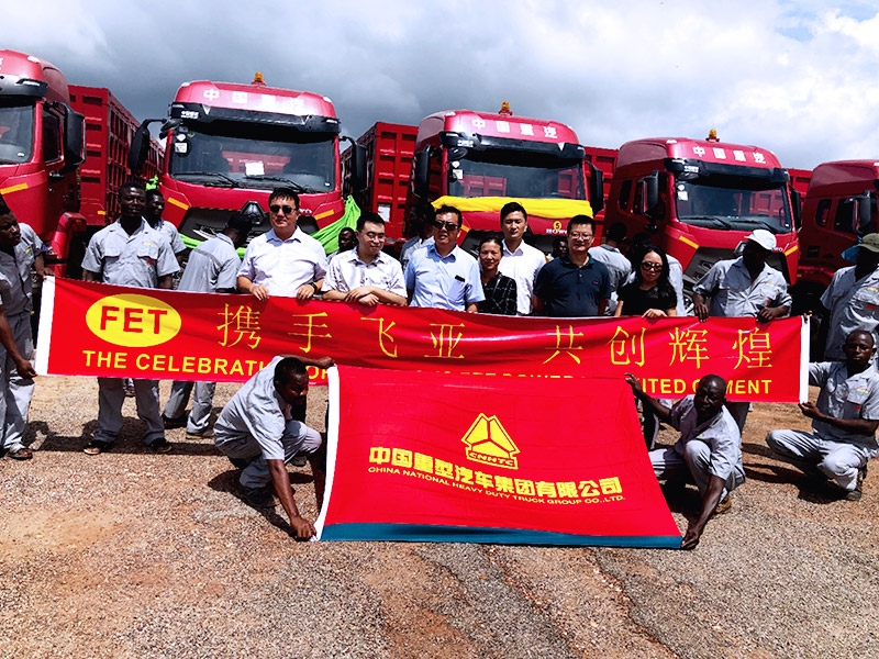 Manufacturer representatives and distributors delivered the first batch of HOHAN new series tractors to users in Ghana, which was well received by users.