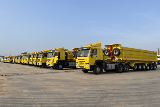 SINOTRUK Mining trucks being assembled are ready to deliver to users in batches.