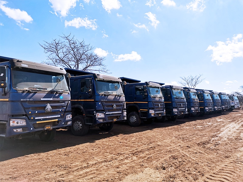 SINOTRUK a livré de nouveaux camions au client zambien Tianbo. Les modèles comprennent des camions à benne basculante 6x4, un camion d'arrosage, un camion-citerne à carburant, un camion-grue, un camion distributeur d'asphalte, un camion tracteur...