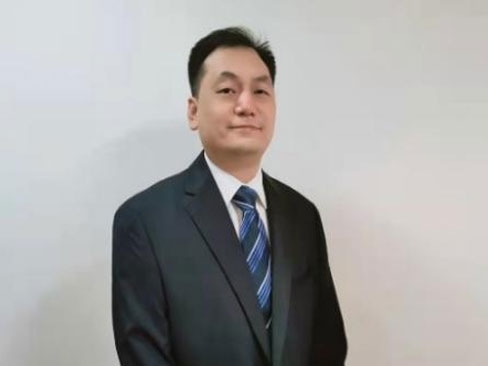 Business consultant : Liu Chengdong