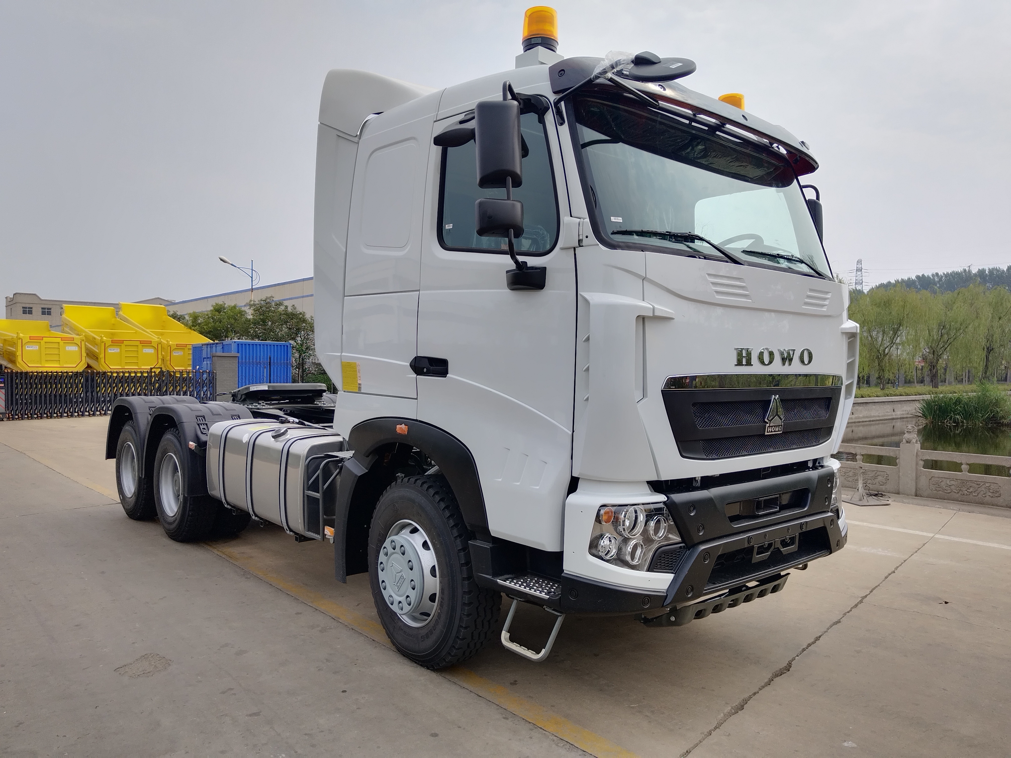 HOWO T7S Series Tractor Truck