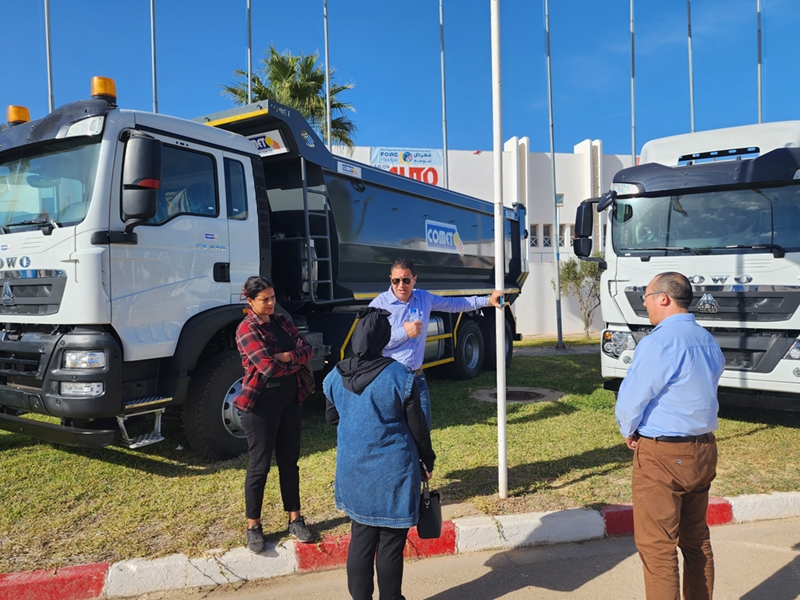 Sousse International Auto Show, end user visit SINOTRUK exhibition trucks